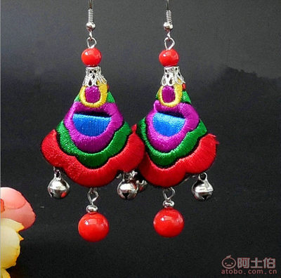 紅鑫云南民族風(fēng)復(fù)古耳環(huán) 傳承工藝之美的演出佳品